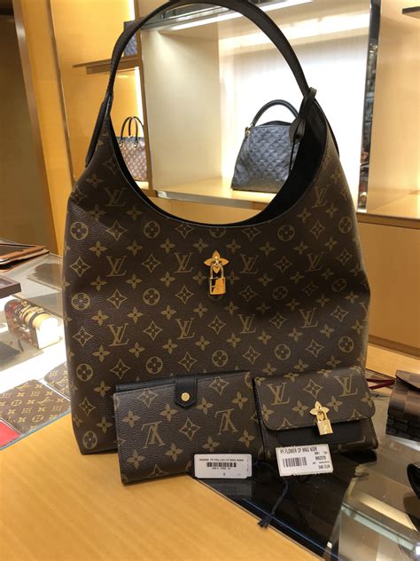 louis vuitton bag paris france